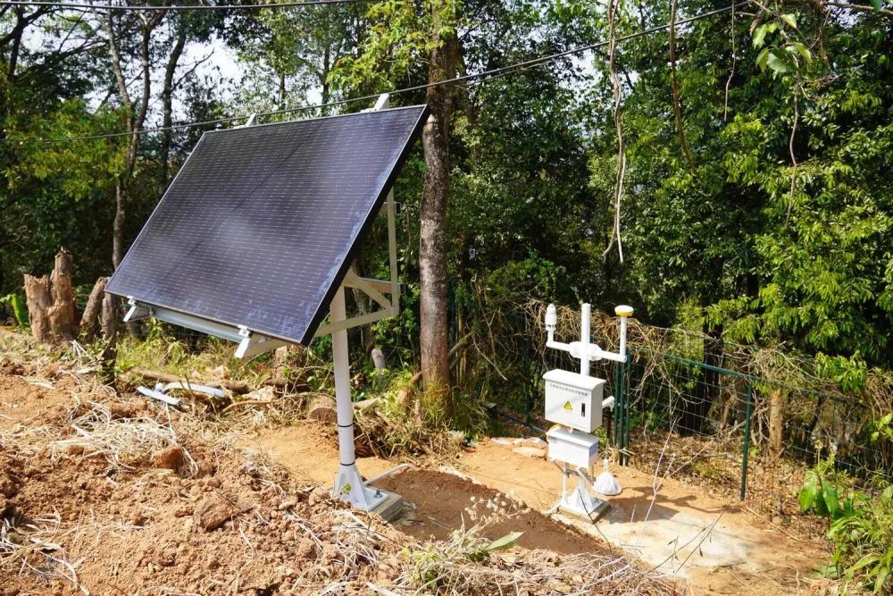 激光轉臺攝像機