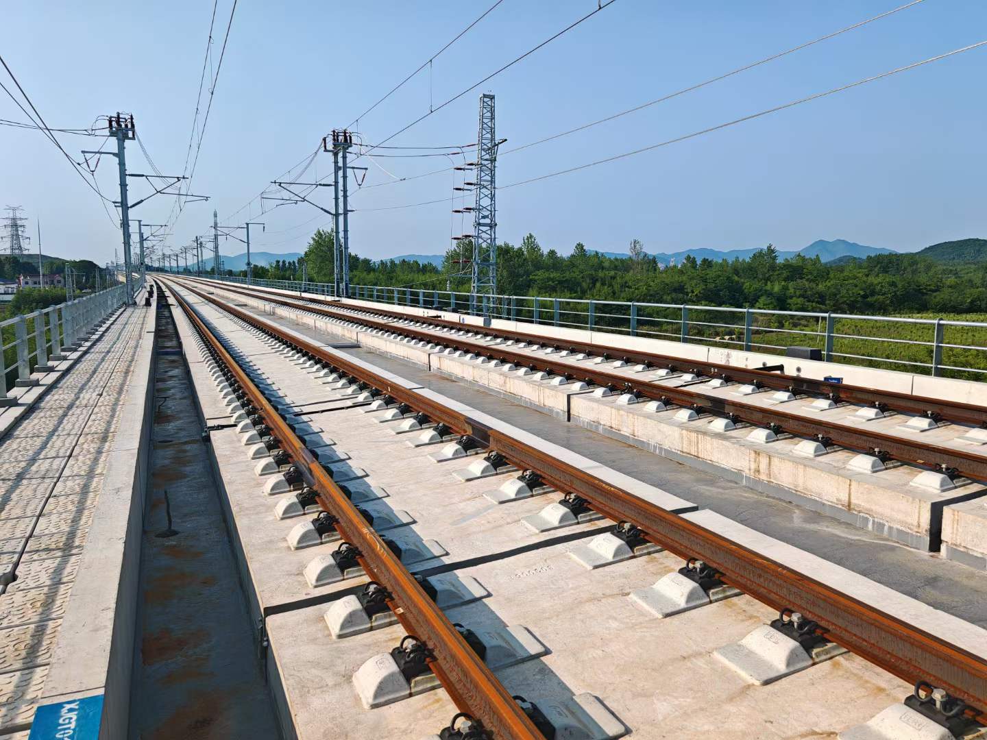 紅外智能球型云臺監控攝像機