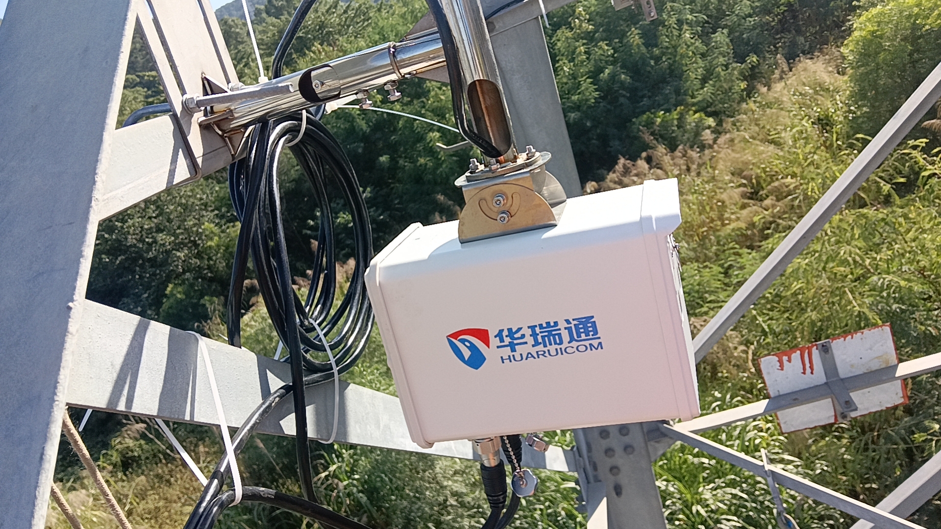 配電網架空線路故障精確定位裝置有何功能特點