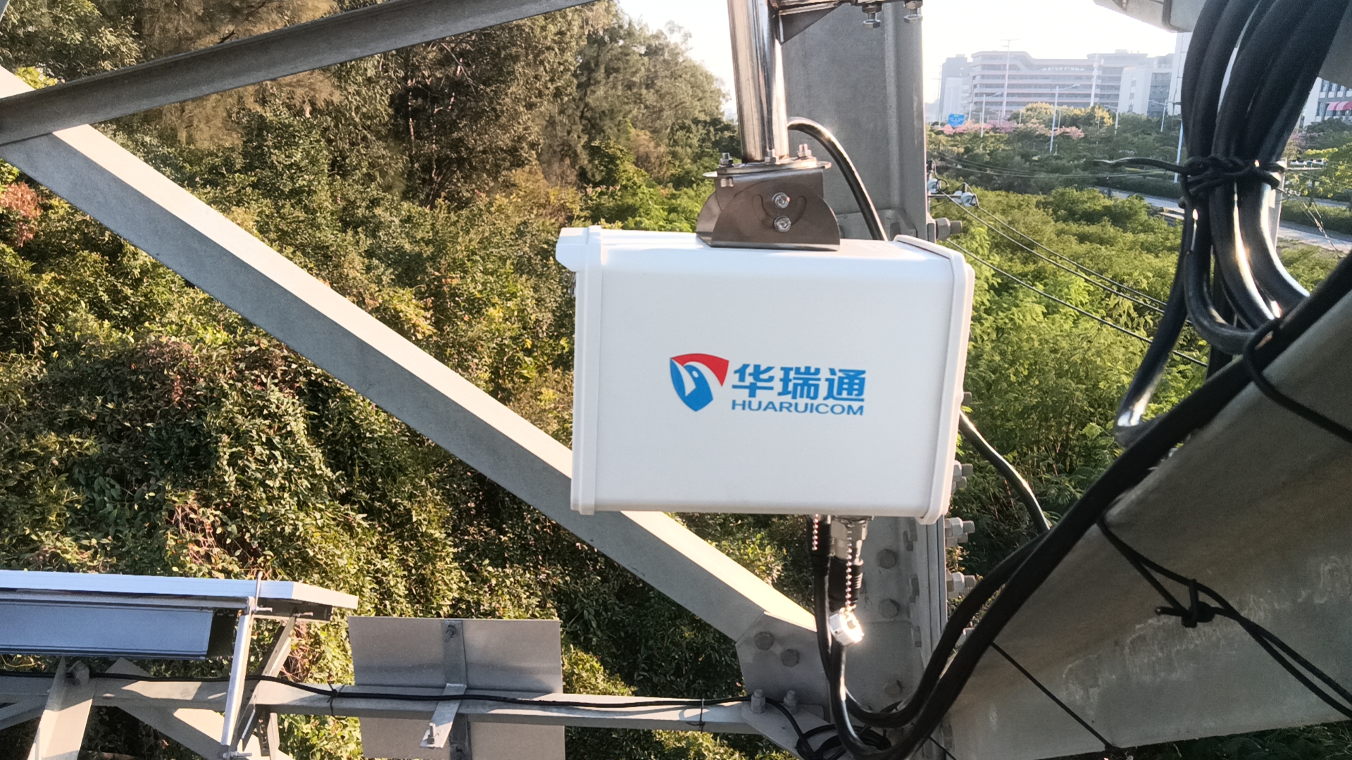 熱成像測(cè)溫型槍云臺(tái)攝像頭