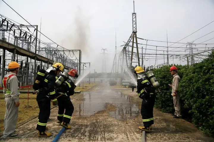 激光聯動云臺監控攝像機